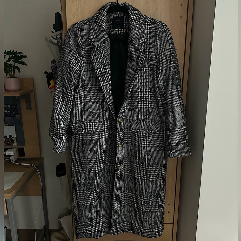 Black and White Trech Coat. XS. Cotton On.